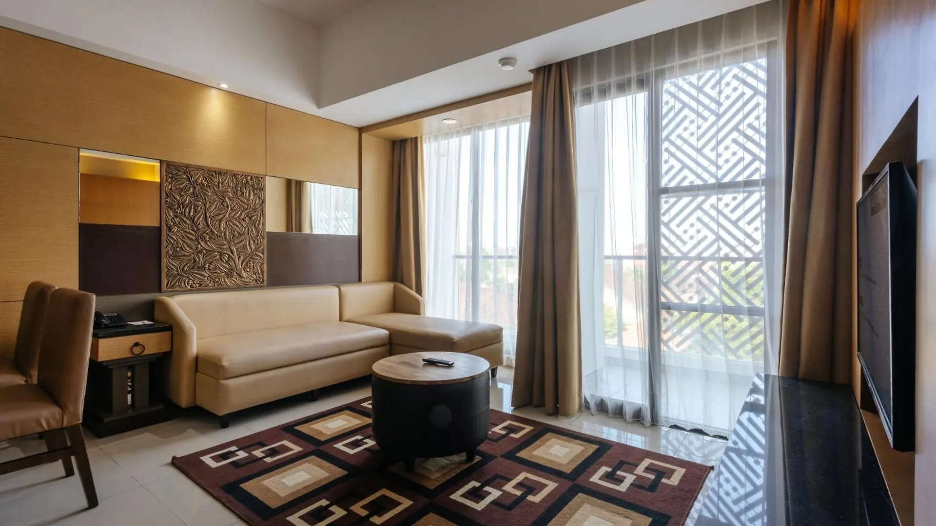 Horison Ultima Seminyak Bali - Chse Certified Hotell