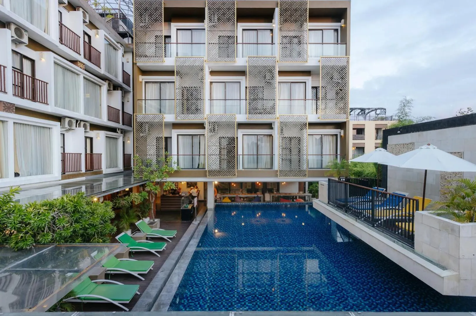 Horison Ultima Seminyak Bali - Chse Certified Hotell