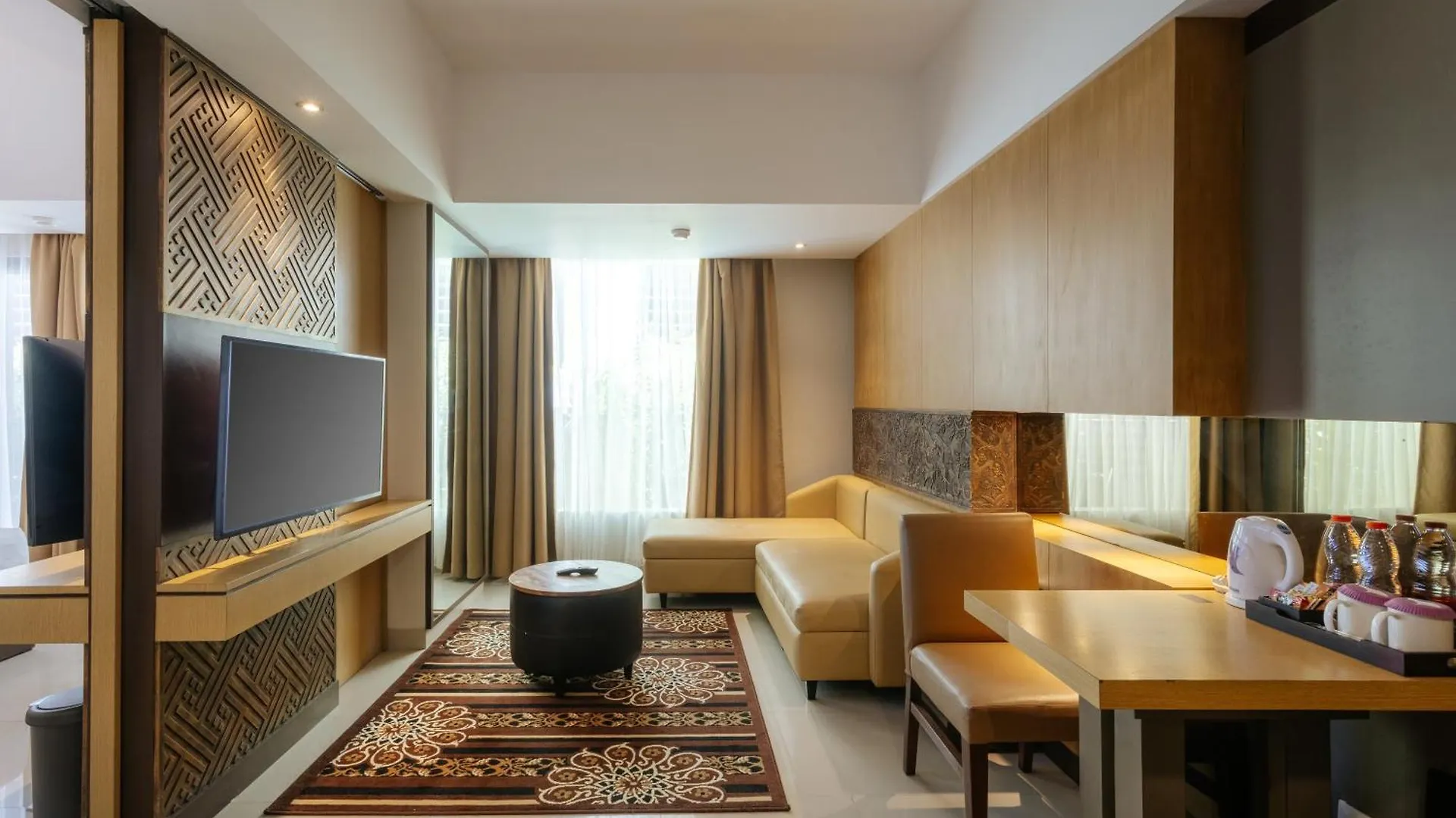 Horison Ultima Seminyak Bali - Chse Certified Hotell